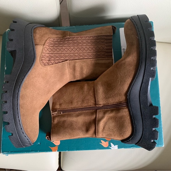 ANTHROPOLOGIE Farylrobin Chelsea Boots - Picture 9 of 10